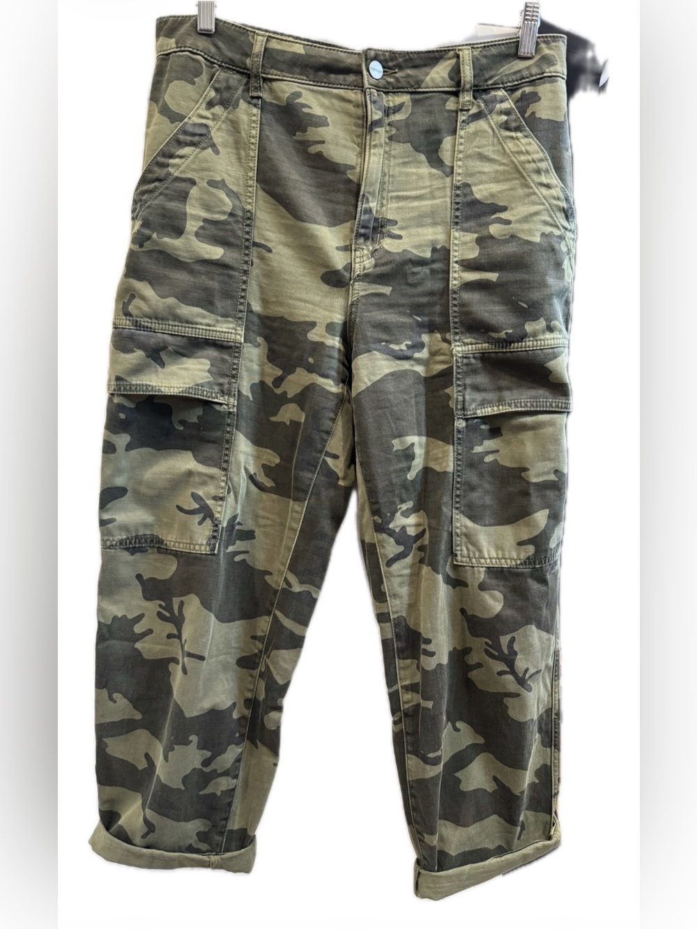 Sanctuary Olive Camo Cargo Cropped Pants